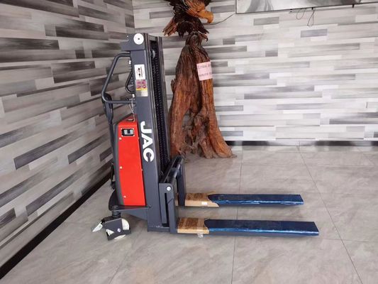 Le piéton écartent les jambes l'empileur semi électrique 1500kg 1.5T CDD15B de palette