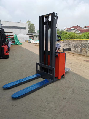 Promenade de 1,5 tonnes derrière l'empileur CDD15E de Walkie actionné par ascenseur de palette