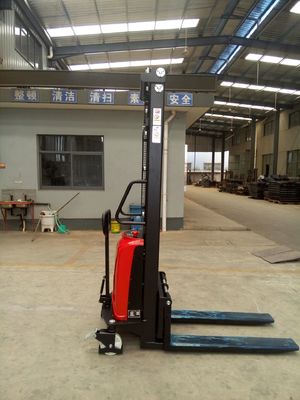 Camion 2000kg 2T d'empileur de poussoir de palette de JAC Hand Operated Semi Electric